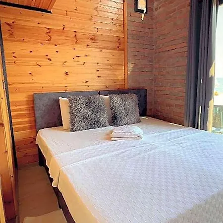 Renka Holidays And Caravans Hotel 3*